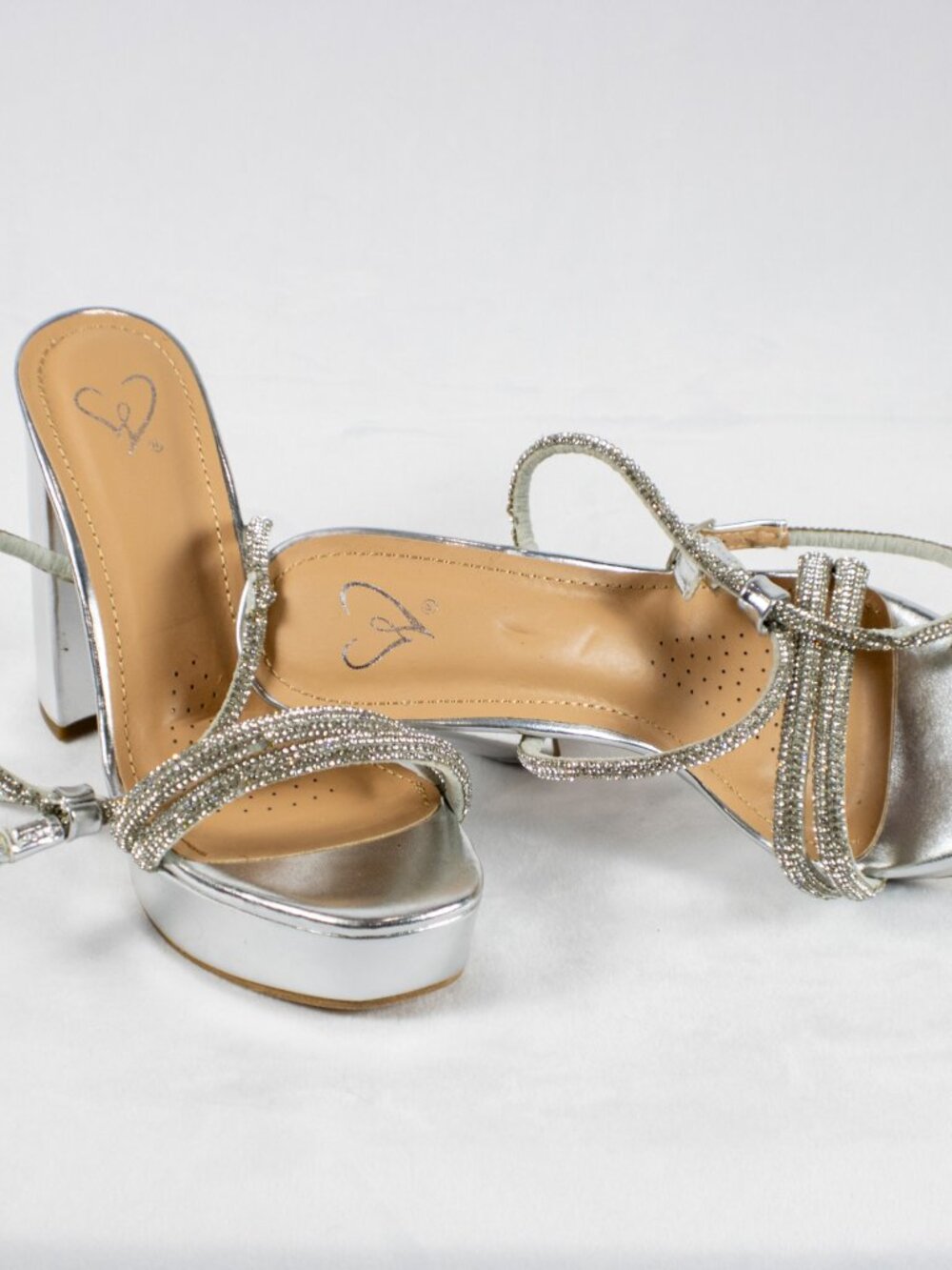 Windsor Eleanor Silver Rhinestone Metallic Platform Block Heels Size 6.5